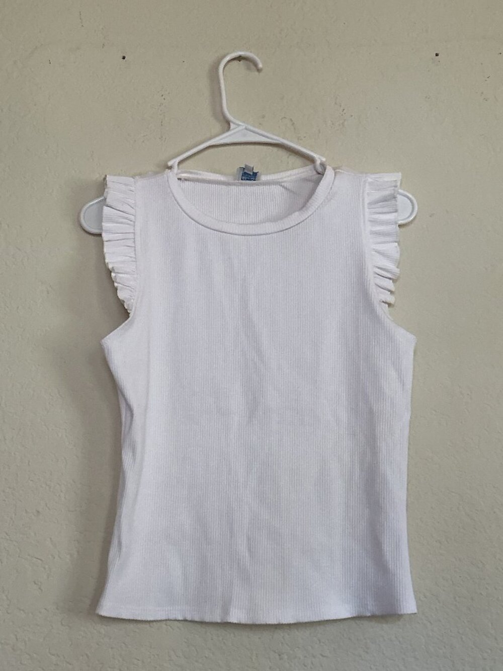 Blue Rain x Francesca’s White Ruffle Sleeve Top Size Medium